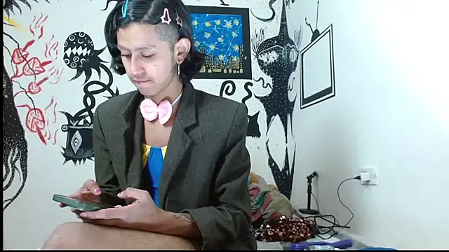 boysLittle online show from 10-07-25, 03:14