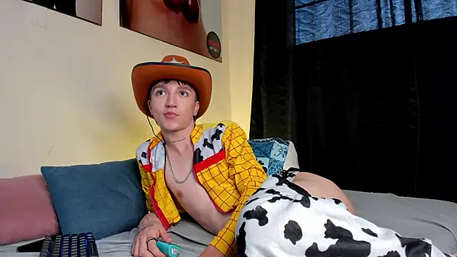 Snapshot of jeremy_salvatore chatting on 01-15-25, 12:04 jeremy salvatore online show from 01-15-25, 12:04