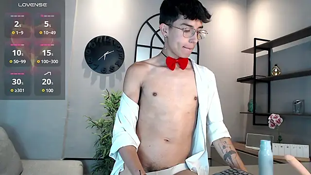 Snapshot of tim__fox chatting on 02-15-25, 11:14 tim fox online show from 02-15-25, 11:14