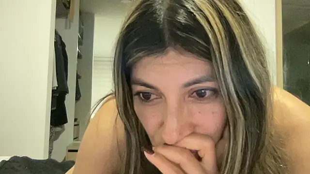 LunaBeya online show from 04-20-26, 10:33