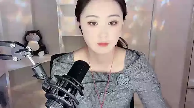 Snapshot of GUKL886 chatting on 01-12-25, 12:01 GUKL886 online show from 01-12-25, 12:01