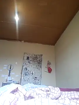 Snapshot of daddysgirly20 chatting on 11-06-25, 06:03 daddysgirly20 online show from 11-06-25, 06:03