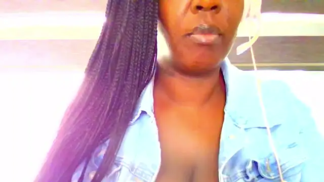 Snapshot of chocolatechipkukky85 chatting on 04-13-26, 08:03 chocolatechipkukky85 online show from 04-13-26, 08:03