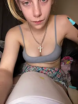 VioletxBlue online show from 04-15-26, 08:42