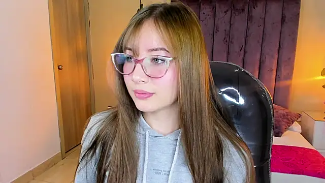 Snapshot of Dahlia_Rousse chatting on 12-04-25, 06:23 Dahlia Rousse online show from 12-04-25, 06:23