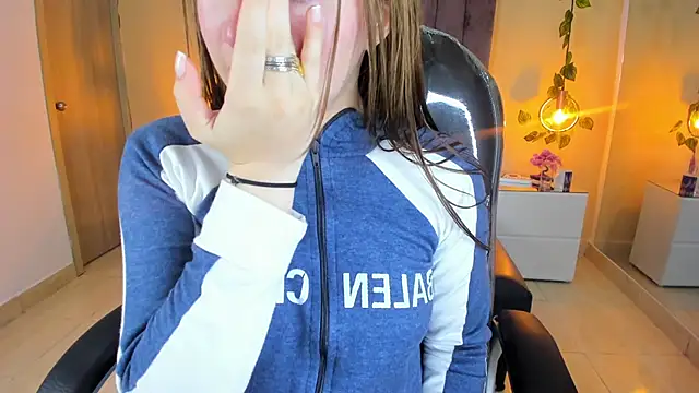 Snapshot of Dahlia_Rousse chatting on 12-21-25, 06:15 Dahlia Rousse online show from 12-21-25, 06:15