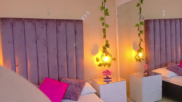 Snapshot of Dahlia_Rousse chatting on 01-09-26, 07:00 Dahlia Rousse online show from 01-09-26, 07:00