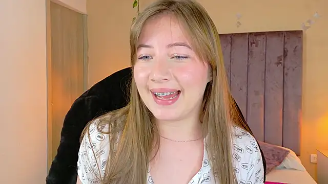 Snapshot of Dahlia_Rousse chatting on 03-01-26, 02:46 Dahlia Rousse online show from 03-01-26, 02:46