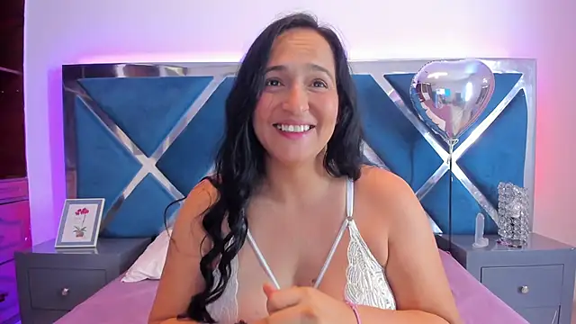 Snapshot of LucineArias chatting on 03-04-25, 07:54 LucineArias online show from 03-04-25, 07:54