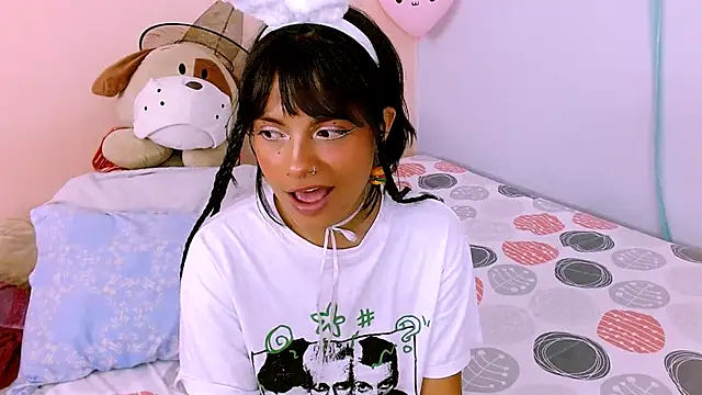 Snapshot of Mattilda_18 chatting on 03-14-25, 11:22 Mattilda 18 online show from 03-14-25, 11:22