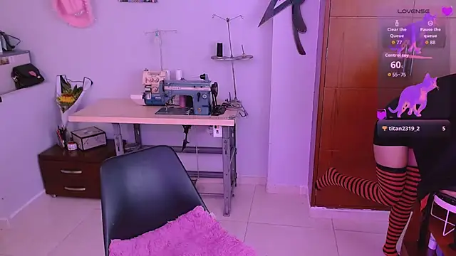 Snapshot of Mattilda_18 chatting on 10-10-25, 08:52 Mattilda 18 online show from 10-10-25, 08:52