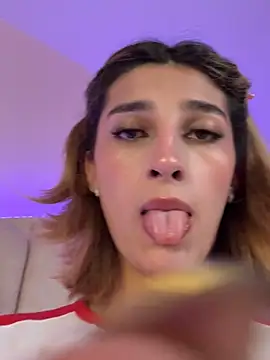 Queensara  online show from 03-15-25, 03:16