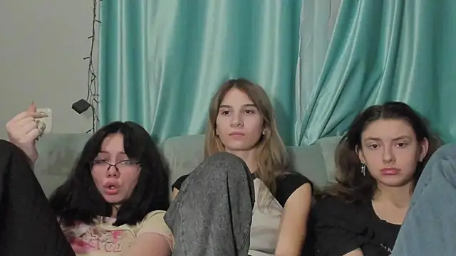 Snapshot of honey_love_honeyy chatting on 01-11-25, 09:25 honey love honeyy online show from 01-11-25, 09:25