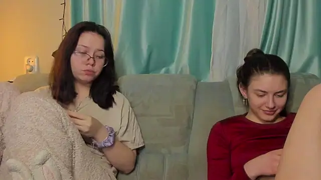 Snapshot of honey_love_honeyy chatting on 01-14-25, 06:28 honey love honeyy online show from 01-14-25, 06:28