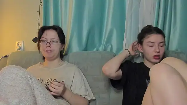 Snapshot of honey_love_honeyy chatting on 01-15-25, 05:58 honey love honeyy online show from 01-15-25, 05:58