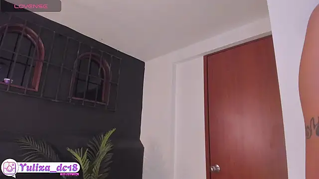 Luxury Woman online show from 04-28-26, 02:27