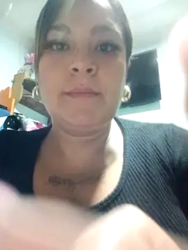 Elise-Leyton online show from 04-16-26, 01:39