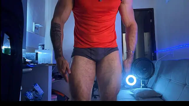 Snapshot of Lucasfit24 chatting on 02-25-26, 02:48 Lucasfit24 online show from 02-25-26, 02:48