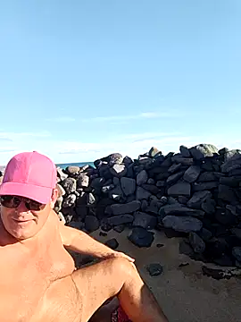 Snapshot of MountJohnXL chatting on 12-18-25, 04:13 MountJohnXL online show from 12-18-25, 04:13