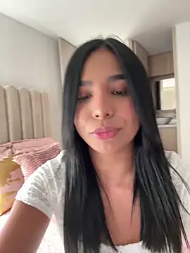 CharlotteGraay online show from 04-12-26, 09:20