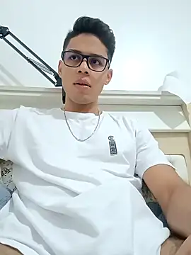 HornyTiger744 online show from 12-19-25, 09:55