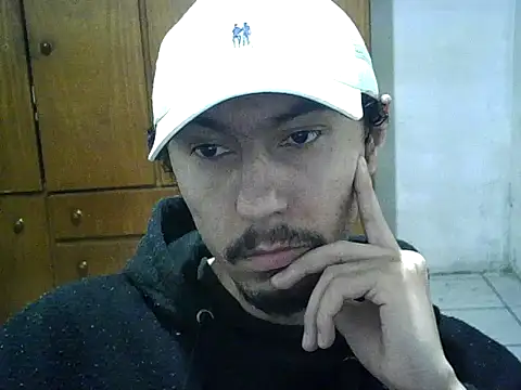 Snapshot of michel1520 chatting on 09-08-25, 08:19 michel1520 online show from 09-08-25, 08:19