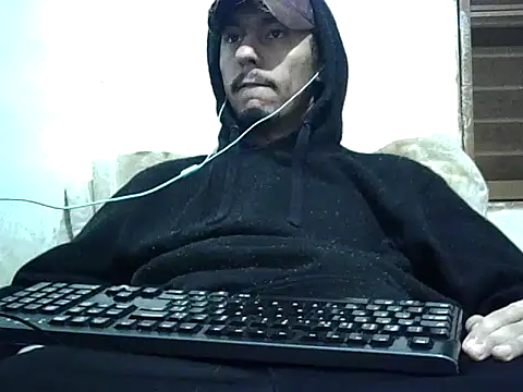 Snapshot of michel1520 chatting on 09-27-25, 03:44 michel1520 online show from 09-27-25, 03:44