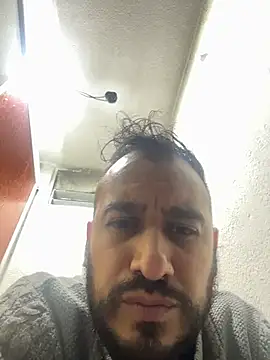 Snapshot of leonardohot1987 chatting on 12-22-25, 05:37 leonardohot1987 online show from 12-22-25, 05:37