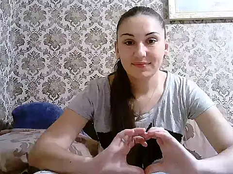 Snapshot of Yuliia30 chatting on 10-18-25, 01:12 Yuliia30 online show from 10-18-25, 01:12