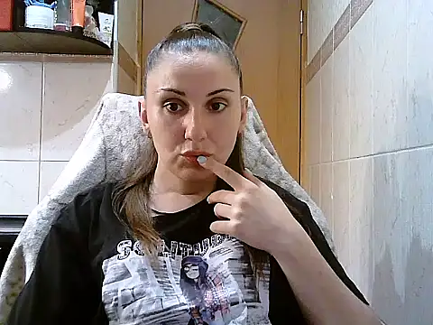 Yuliia30 online show from 07-08-26, 04:11