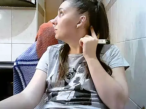 Yuliia30 online show from 07-28-26, 08:52