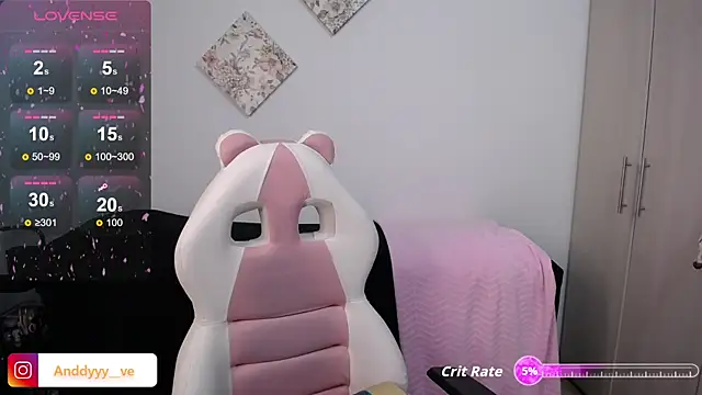 Snapshot of Anddyy__ chatting on 10-29-25, 01:57 Anddyy online show from 10-29-25, 01:57