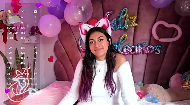 Snapshot of sweetfoxy_17 chatting on 02-18-25, 06:58 sweetfoxy 17 online show from 02-18-25, 06:58