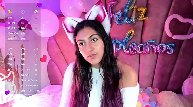 Snapshot of sweetfoxy_17 chatting on 02-18-25, 10:03 sweetfoxy 17 online show from 02-18-25, 10:03