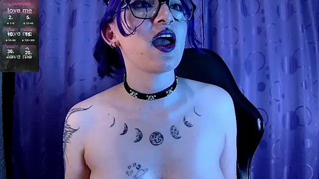 Snapshot of Kimlennox_ chatting on 03-10-25, 03:34 Kimlennox online show from 03-10-25, 03:34