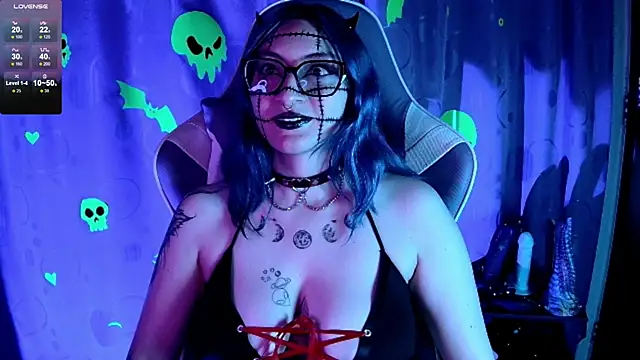 Snapshot of Kimlennox_ chatting on 12-02-25, 02:01 Kimlennox online show from 12-02-25, 02:01