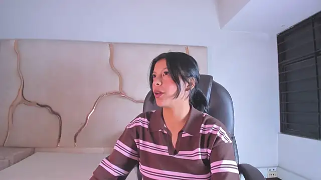Salmaportman69 online show from 07-09-26, 01:53