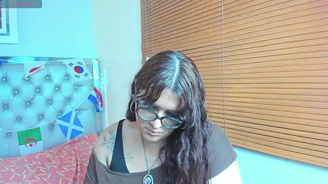 Snapshot of kathepickmanx chatting on 06-20-26, 04:15 kathepickmanx online show from 06-20-26, 04:15