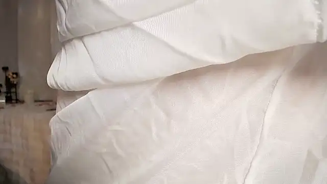 Snapshot of Hey-Cute chatting on 02-09-25, 05:01 Hey-Cute online show from 02-09-25, 05:01