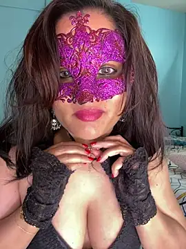 Snapshot of Ayeshaa__25 chatting on 01-25-25, 04:35 Ayeshaa  25 online show from 01-25-25, 04:35