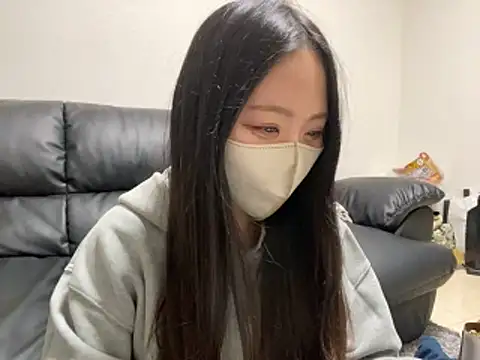 Snapshot of yazawa_oO chatting on 03-11-26, 11:05 yazawa oO online show from 03-11-26, 11:05