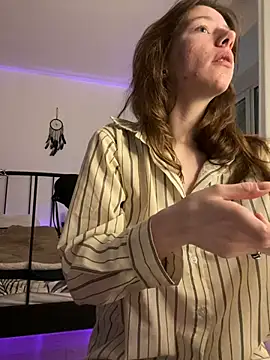 Snapshot of Mary_Leaf chatting on 02-01-25, 05:37 Mary Leaf online show from 02-01-25, 05:37