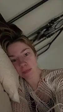 Snapshot of Mary_Leaf chatting on 11-09-25, 09:18 Mary Leaf online show from 11-09-25, 09:18