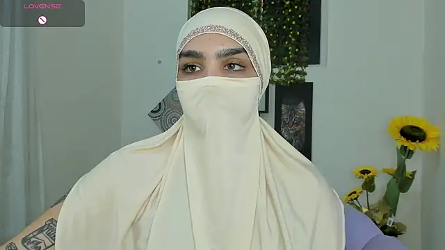 Maissa Alabi online show from 09-27-25, 04:34