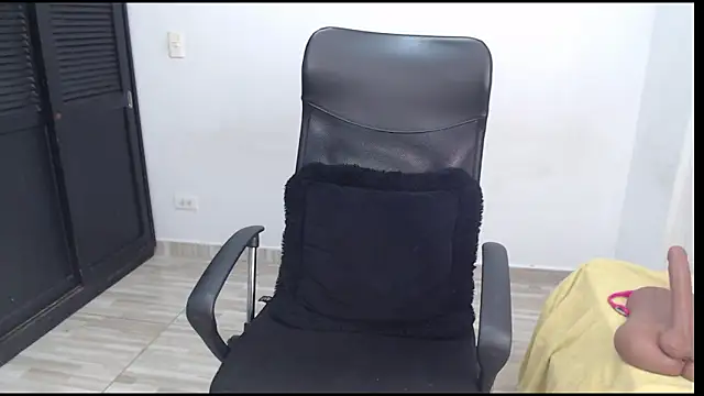 avis lara online show from 04-15-26, 05:14