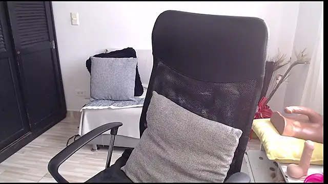 avis lara online show from 04-29-26, 07:20