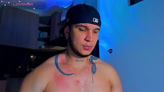 Snapshot of austinoficial chatting on 05-01-26, 08:08 austinoficial online show from 05-01-26, 08:08