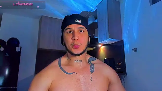 Snapshot of austinoficial chatting on 05-02-26, 11:10 austinoficial online show from 05-02-26, 11:10