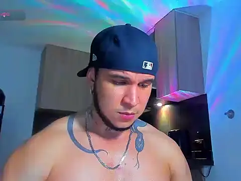 Snapshot of austinoficial chatting on 05-06-26, 08:41 austinoficial online show from 05-06-26, 08:41