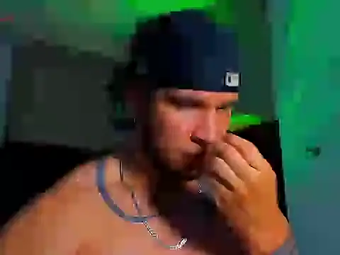 Snapshot of austinoficial chatting on 05-07-26, 10:59 austinoficial online show from 05-07-26, 10:59
